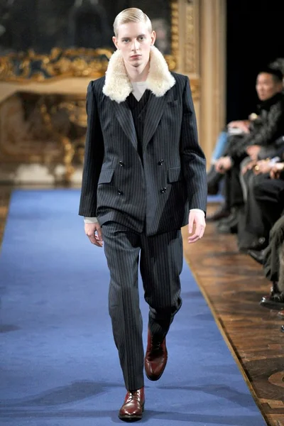 Look 12